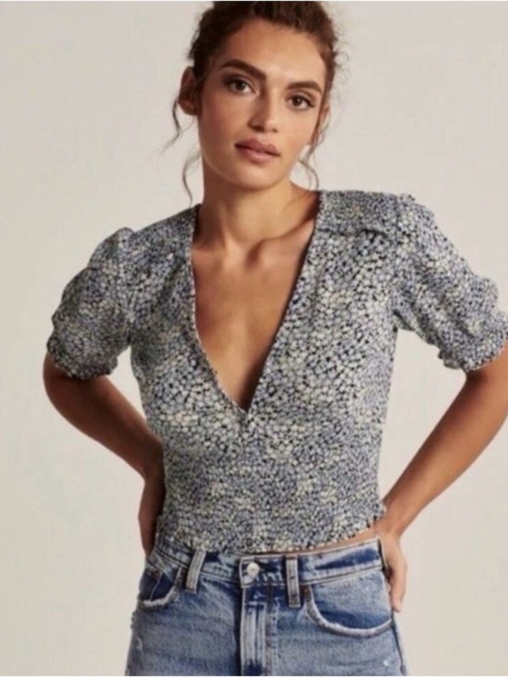 Abercrombie & Fitch Blue Floral Smocked V-Neck Puff Sleeve Top
